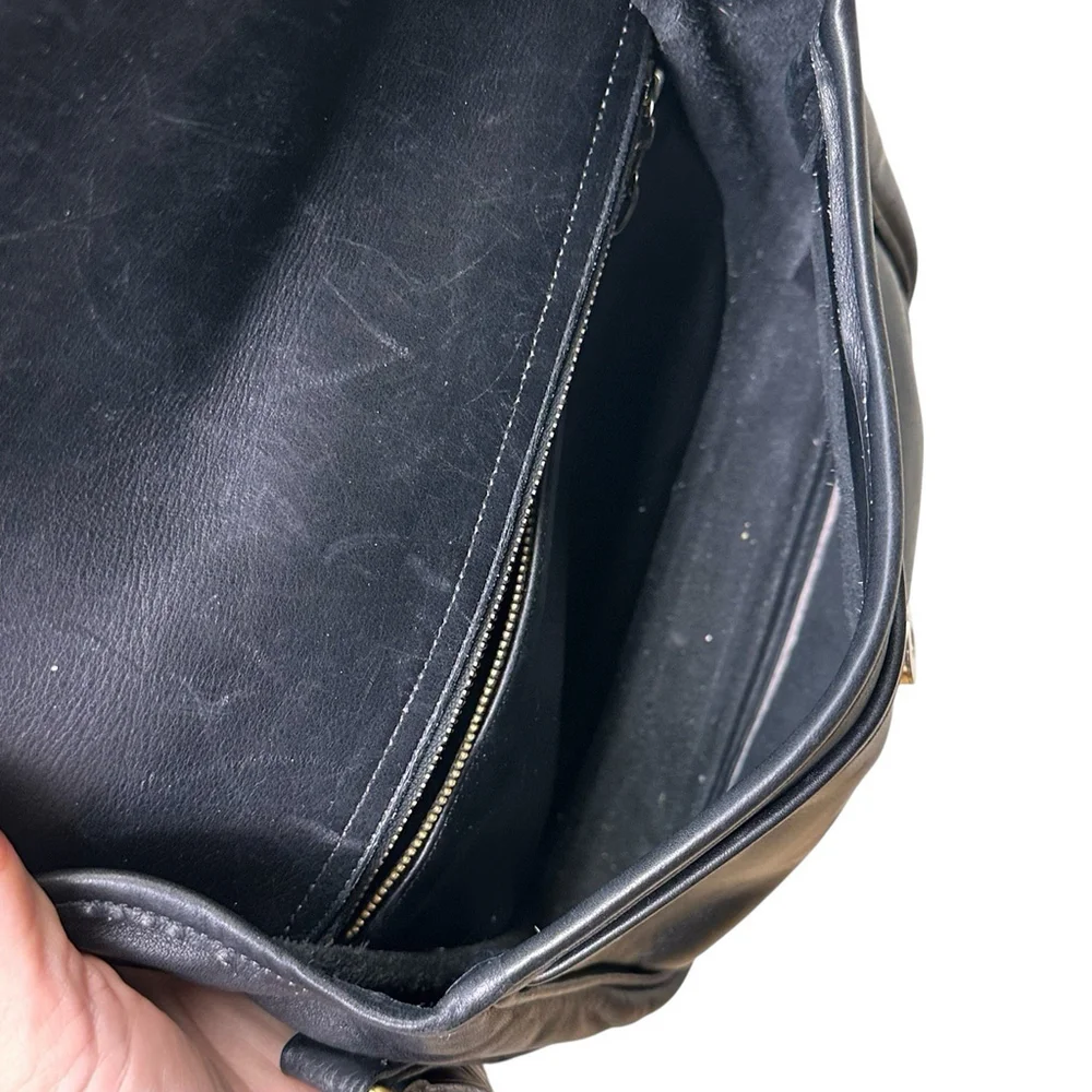 Coach Vintage Tailored Pouch #4110 Black Leather Flap Crossbody Purse 0440-936 - Picture 13 of 16